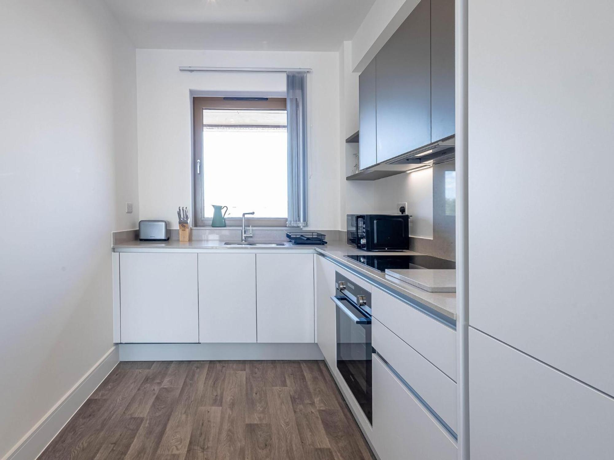 Modern Apartments With Balcony In Merton Near Wimbledon By Sojo Stay Mitcham Exterior foto